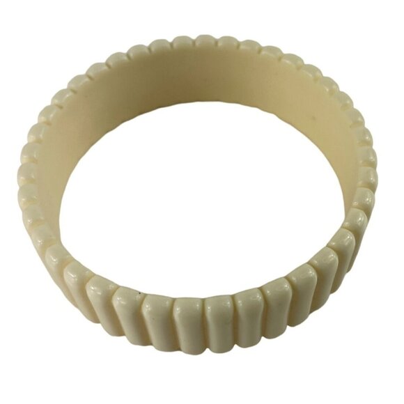 Vintage Cream Ribbed Bakelite Bangle Bracelet Jewelry Accessory - Picture 2 of 8